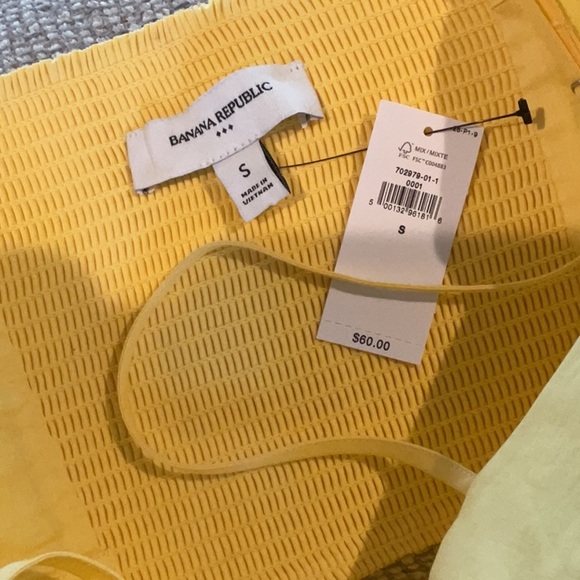 Banana Republic crop top, yellow, adjustable straps, smocked back, yellow, S,NWT - Picture 6 of 6